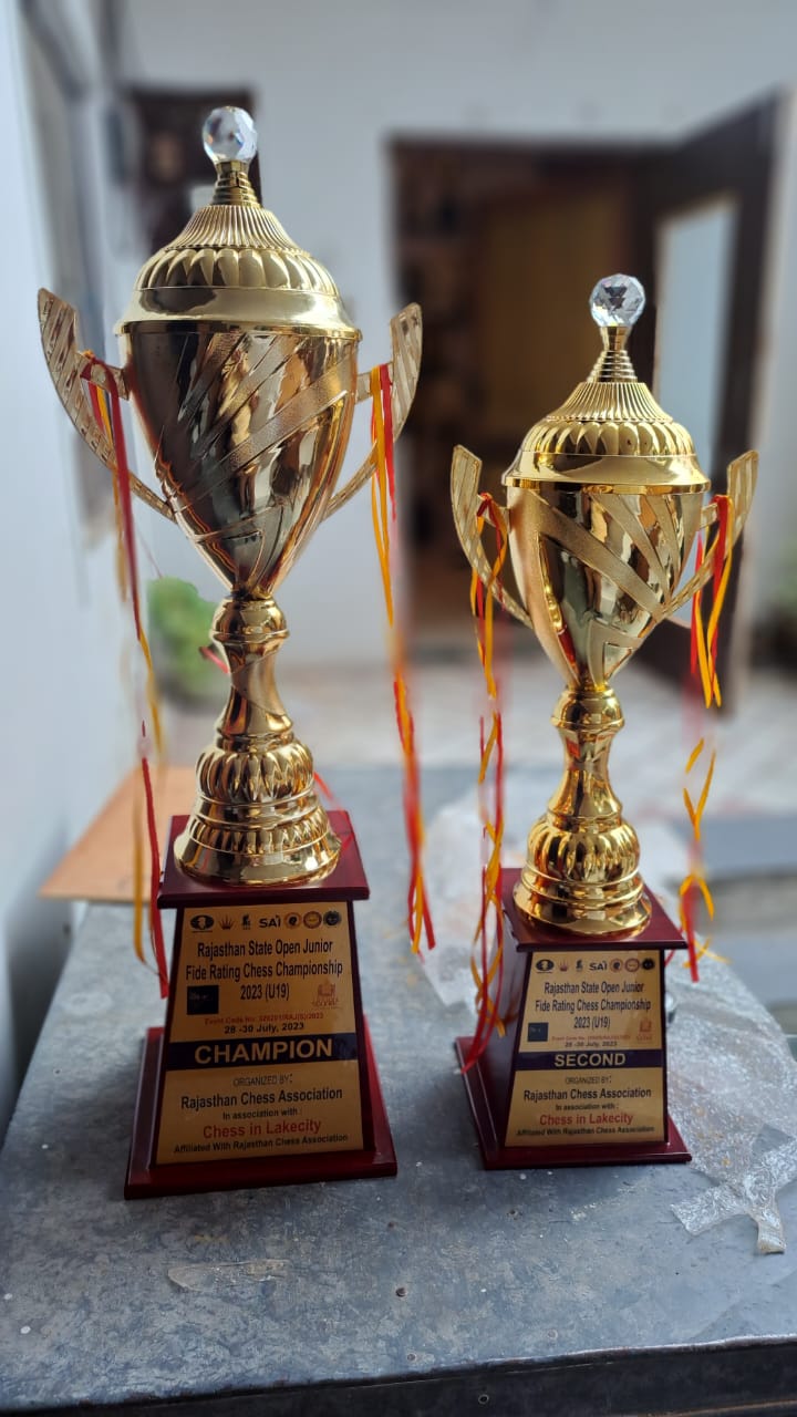 Fiber Trophy Big Design 1