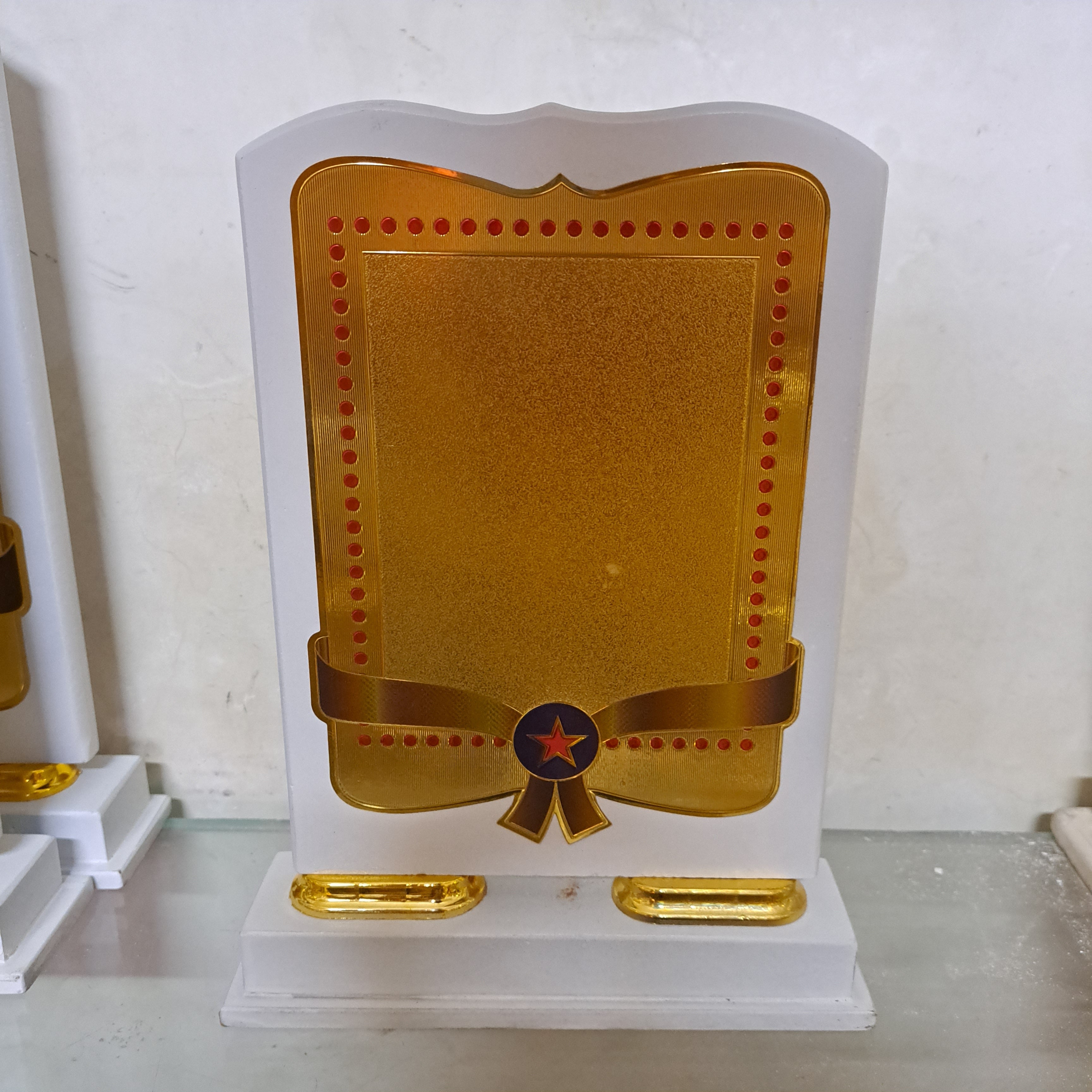 White Basic Memento Golden Award