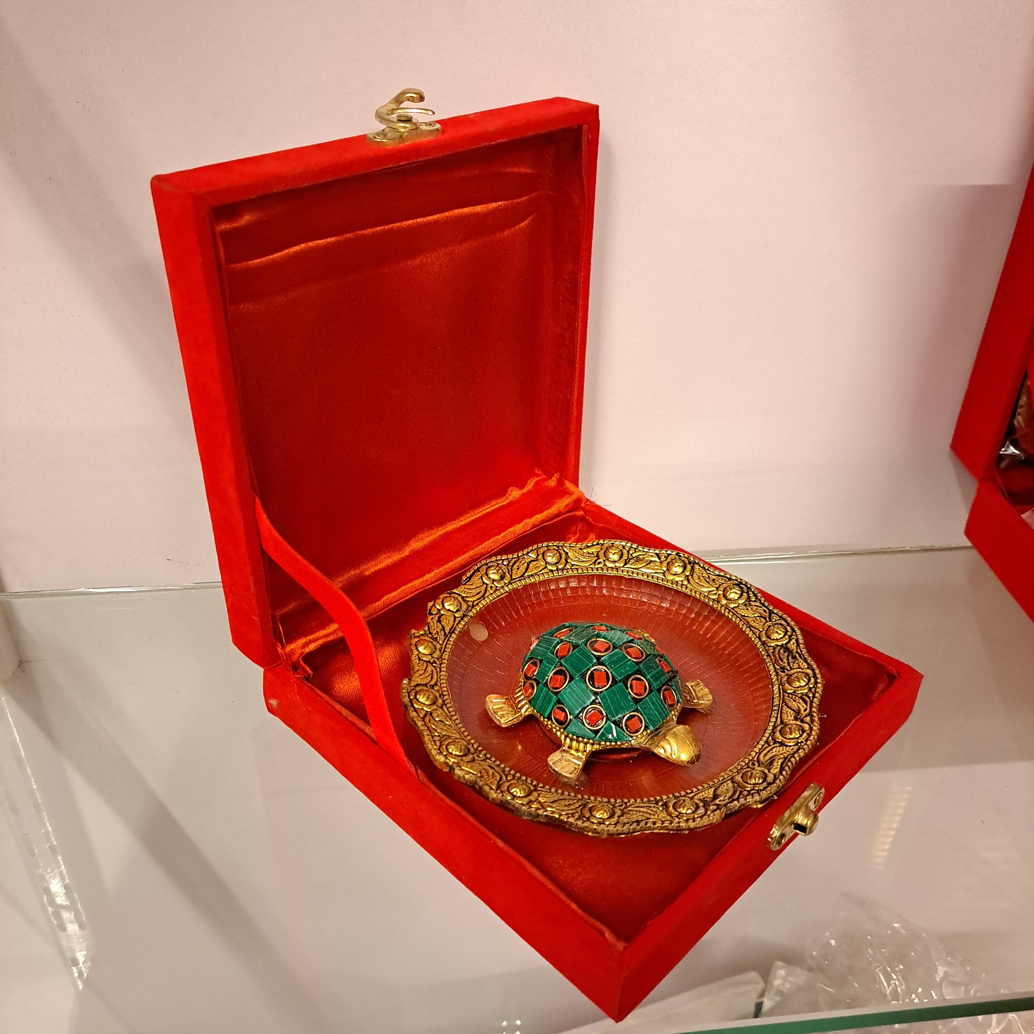Tortoise Plate Packed in Beautiful Velvet Box