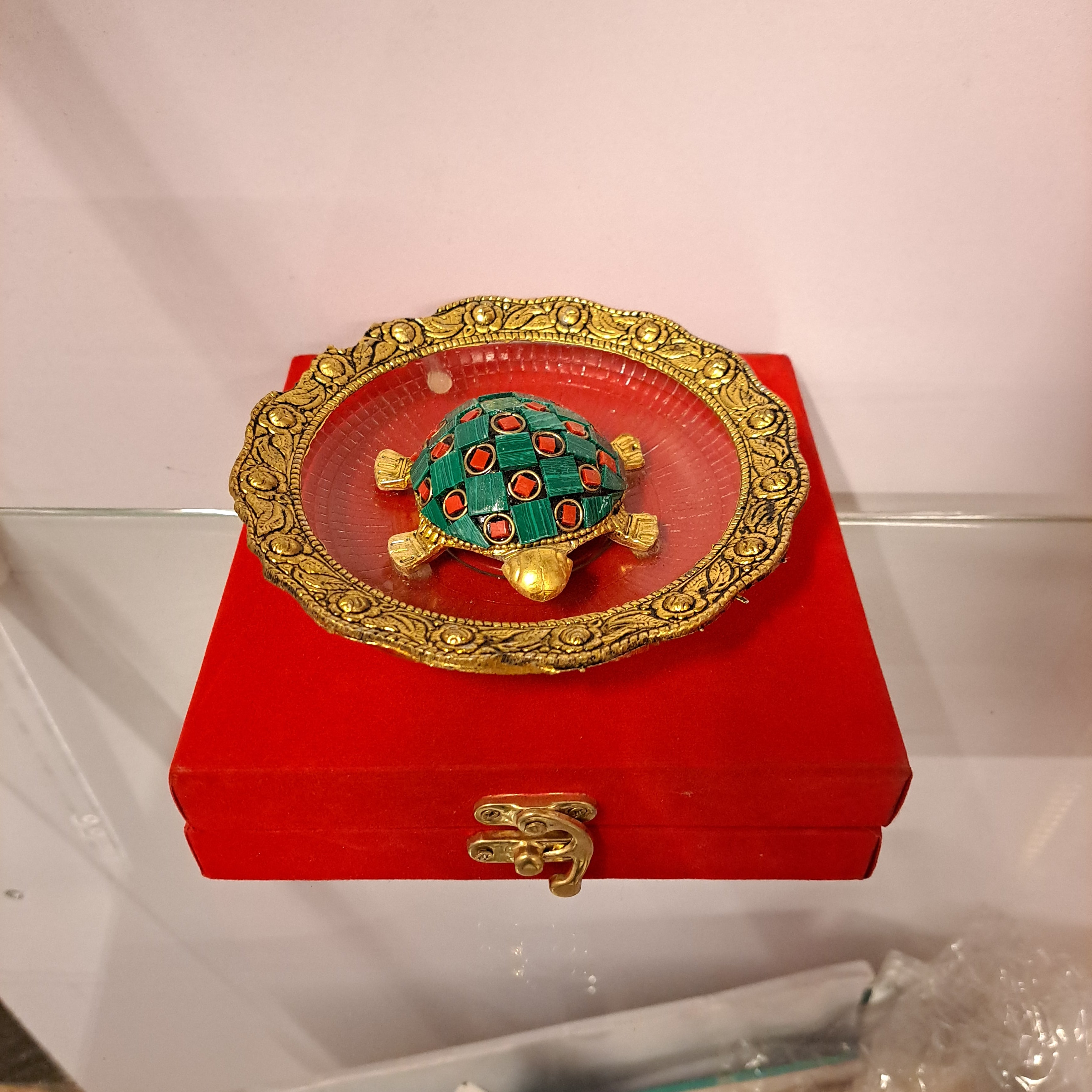 Tortoise Plate Packed in Beautiful Velvet Box