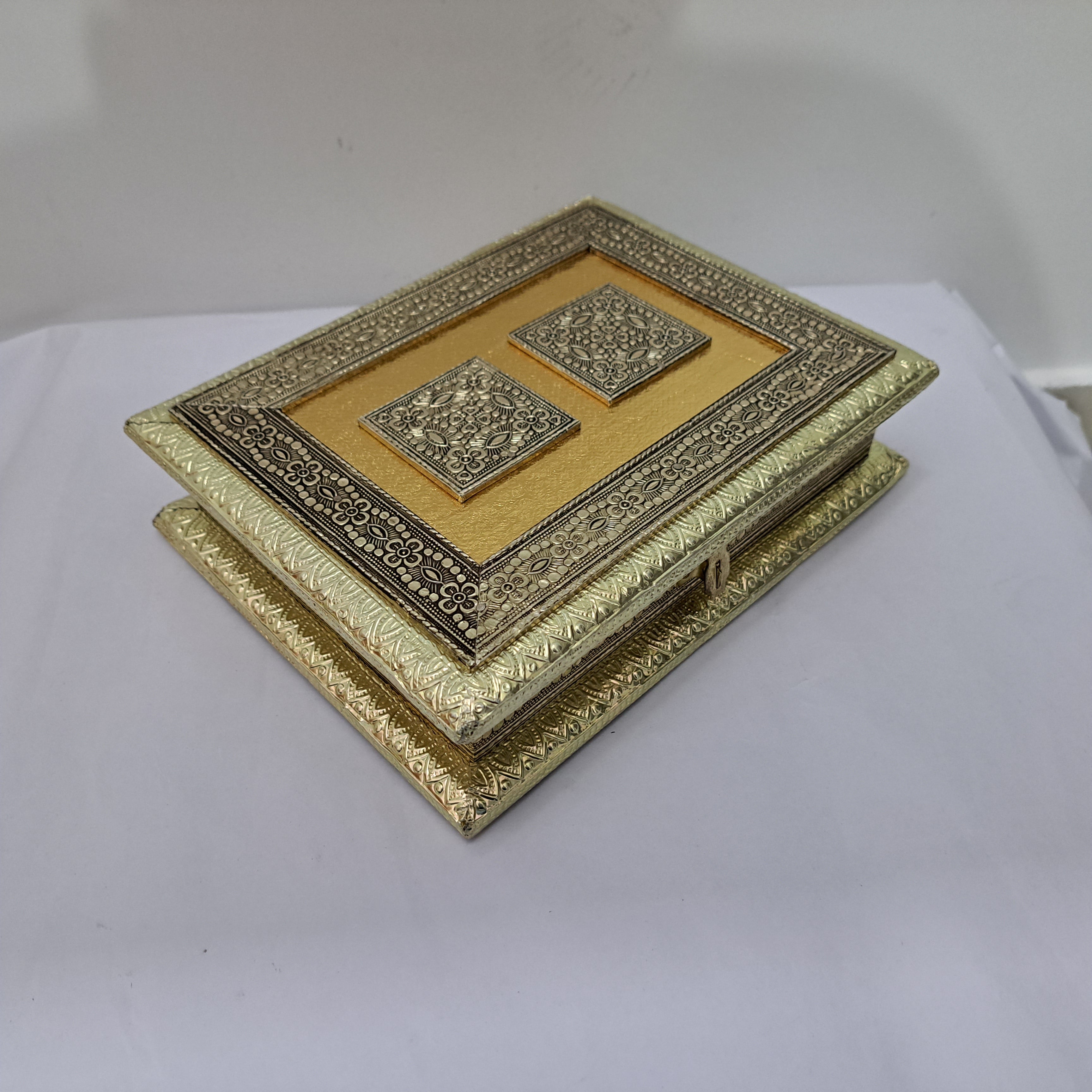 Wooden Dry Fruit Box