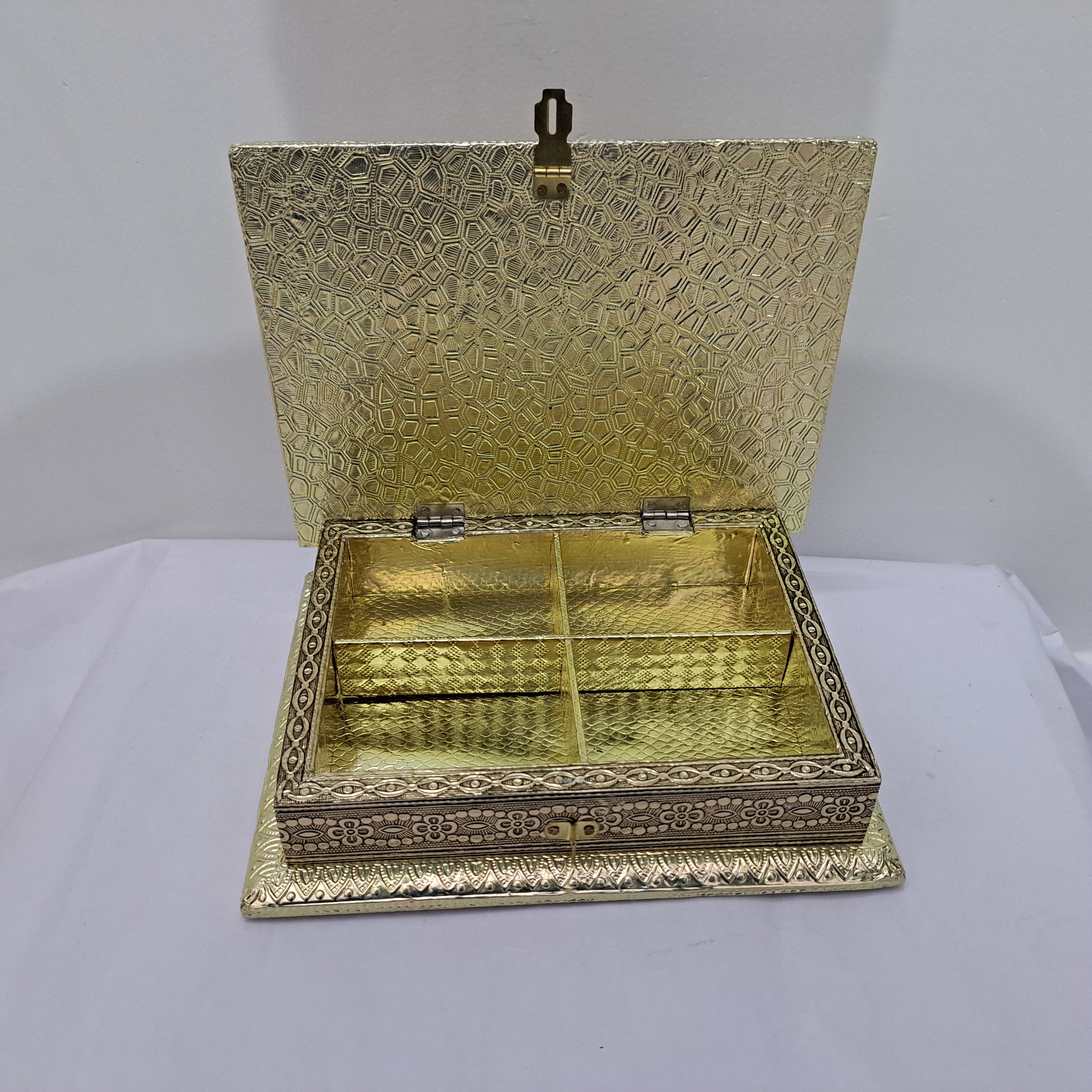 Wooden Dry Fruit Box